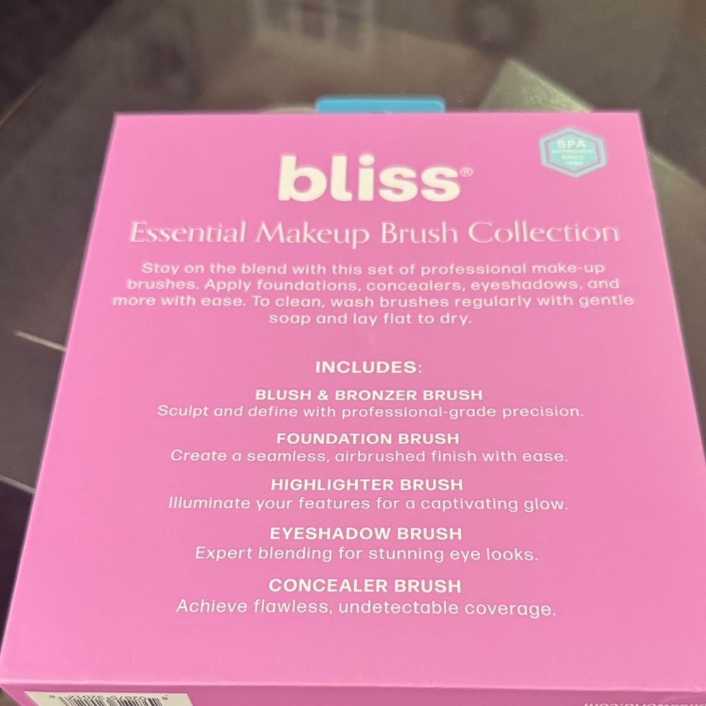 Bliss Pink and Blue Makeup Brush Set - Picture 4 of 5